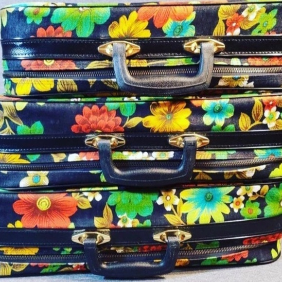 Meet your Posher, Traci - Picture 2 of 16